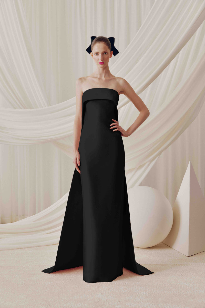 STRAPLESS GOWN