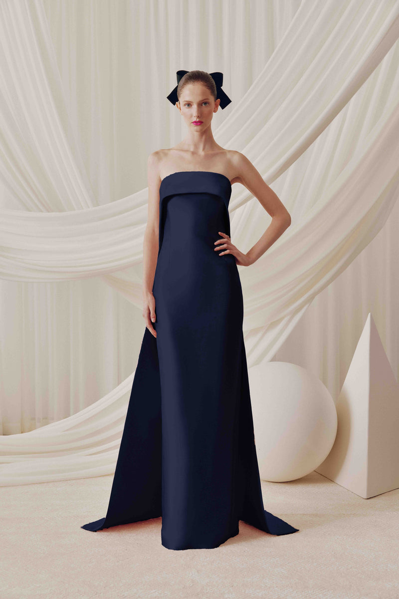 STRAPLESS GOWN