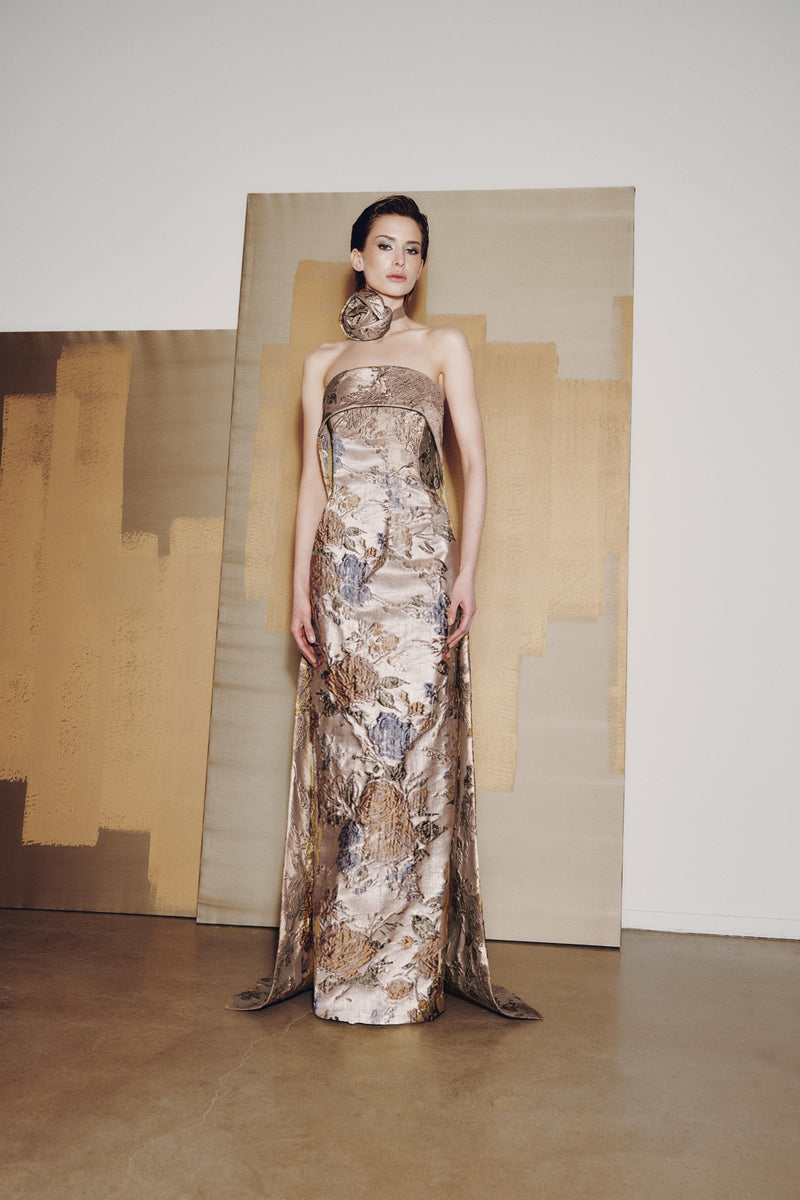 STRAPLESS GOWN